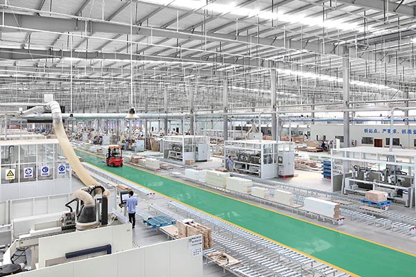 中至信整体衣柜工厂实景