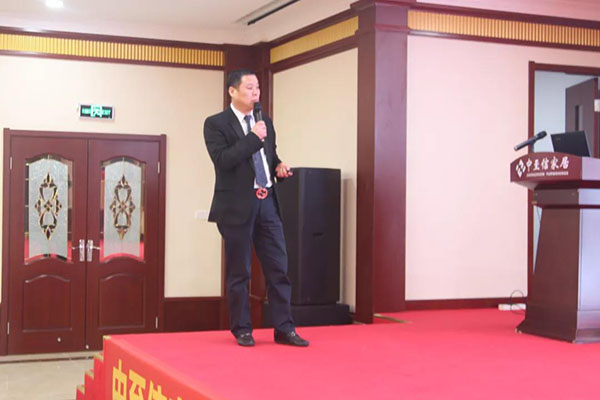 家具事业部总经理刘友德先生